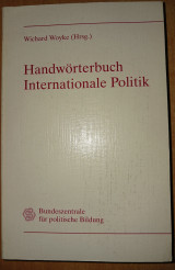 Handworterbuch Internationale Politik