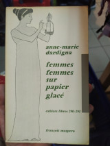 Femmes femmes sur papier glacé